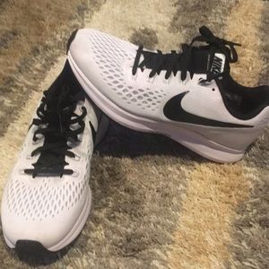 Nike Zoom Pegasus Size 8.5